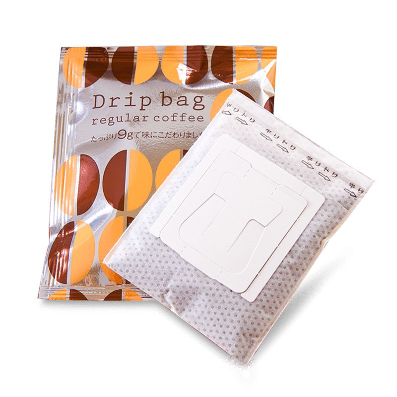 Крупный план японского дрип-пакета с иероглифами